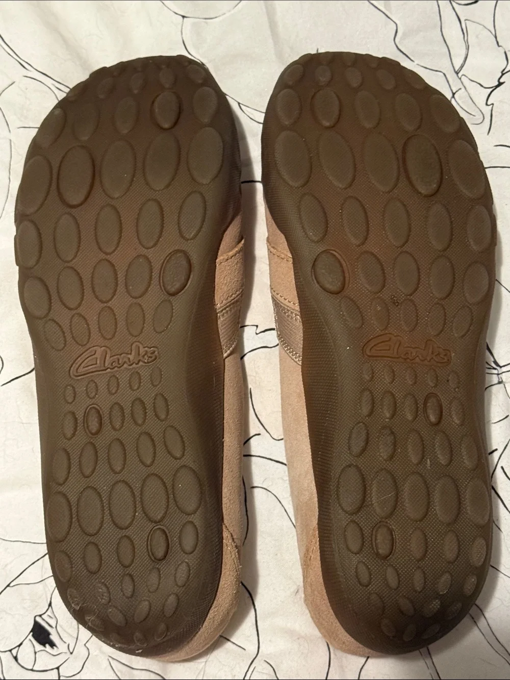 Collection By Clark’s Women’s Brown Suede Cross-Strap Flats